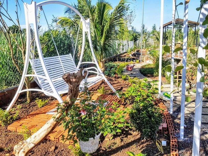 Ông bố trẻ ở Đắk Lắk làm nhà vườn đổi gió đẹp mê chỉ 160 triệu đồng - 9