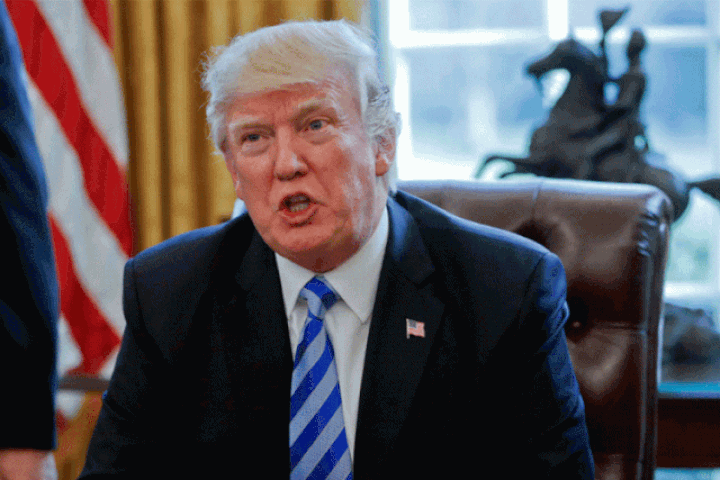 Ông Trump nói Covid-19 sẽ biến mất mà không cần vắc xin - 1