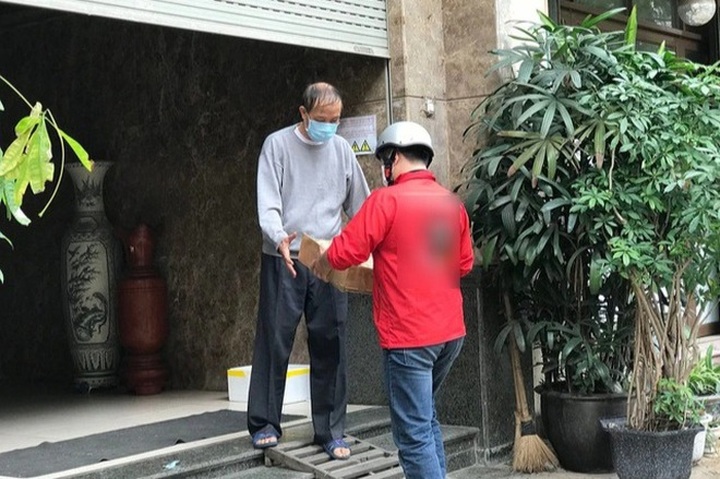 Phí giao hàng tăng chóng mặt: Tiểu thương ốm đòn, thượng khách đau ví - 3