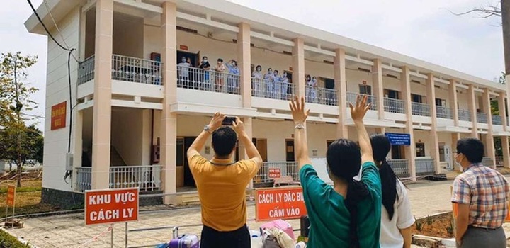 Phi hành đoàn chuyến bay có 12 khách nhiễm Covid-19 giờ ra sao? - 1