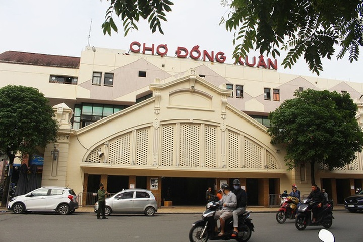 Phố cổ Hà Nội thức giấc sau kỳ ngủ đông chưa từng có - 5