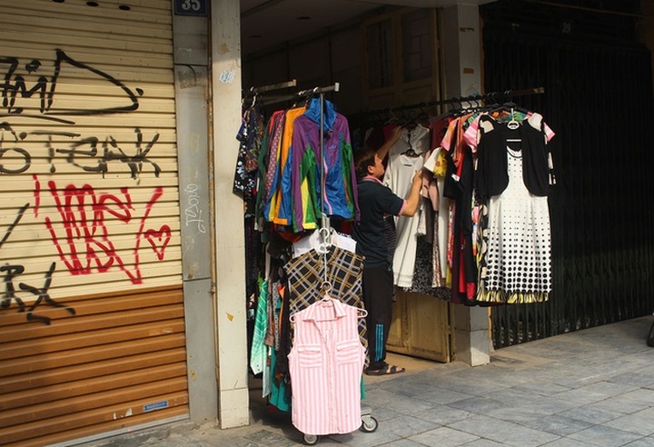 Phố cổ Hà Nội thức giấc sau kỳ ngủ đông chưa từng có - 8