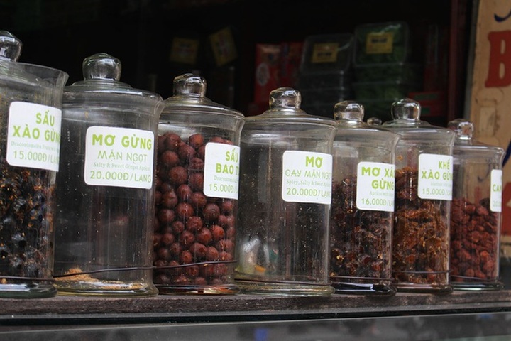 Phố cổ Hà Nội thức giấc sau kỳ ngủ đông chưa từng có - 10