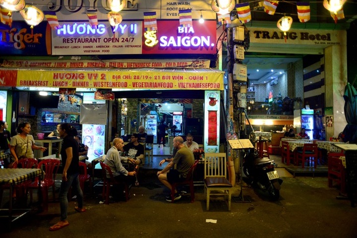 Phố Bùi Viện ế ẩm.jpg