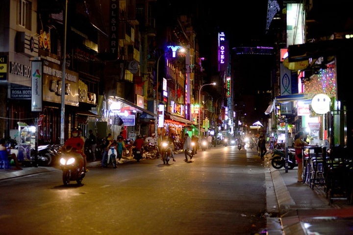 Phố Bùi Viện ế ẩm copy.jpg