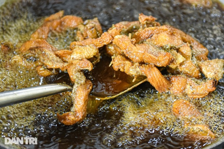 Quán bún cá Hà Nội ngày bán 400 bát, từng lên truyền hình Mỹ - 1