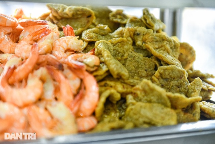 Quán bún cá Hà Nội ngày bán 400 bát, từng lên truyền hình Mỹ - 4