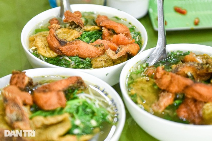 Quán bún cá Hà Nội ngày bán 400 bát, từng lên truyền hình Mỹ - 6