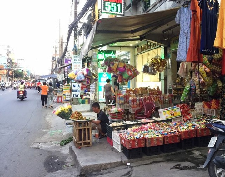 Rằm tháng 7: Đồ cúng, vàng mã “thất thu”, thực phẩm chay đắt khách - 1