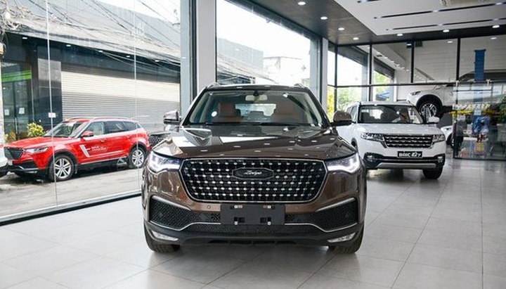 Rúng động vụ xe có đường lưỡi bò và cuộc đại hạ giá làm nóng làng xe Việt - 3