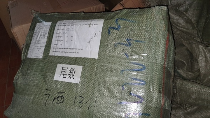 “Rùng mình” kho chứa hàng chục tấn hàng cho mẹ và bé nhập từ Trung Quốc giả danh hàng Nhật - 2