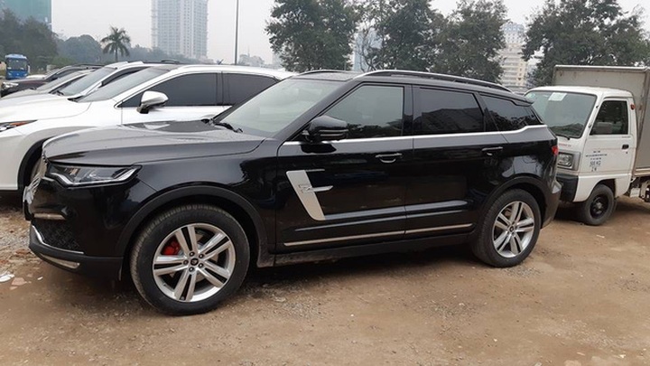 Lượng xe Trung Quốc ùn ùn về Việt Nam