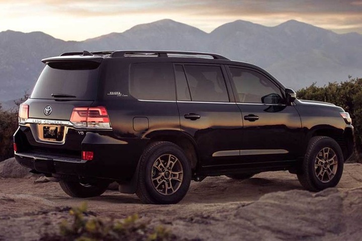 Sao không phải Land Cruiser, mà lại là Lexus LX 570? - 6