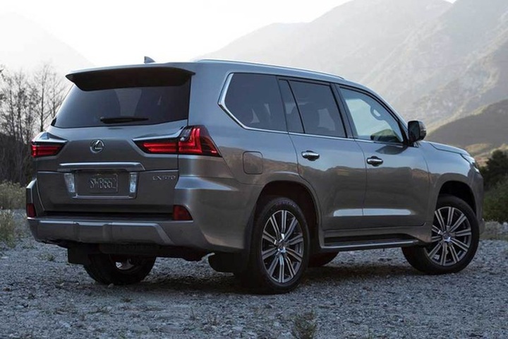 Sao không phải Land Cruiser, mà lại là Lexus LX 570? - 7