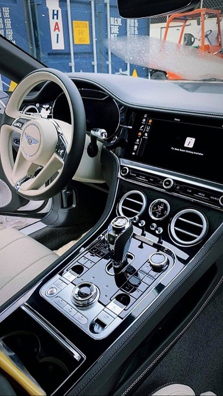 Siêu xe triệu USD tấp nập về nước phục vụ đại gia Việt tháng 9 - 4