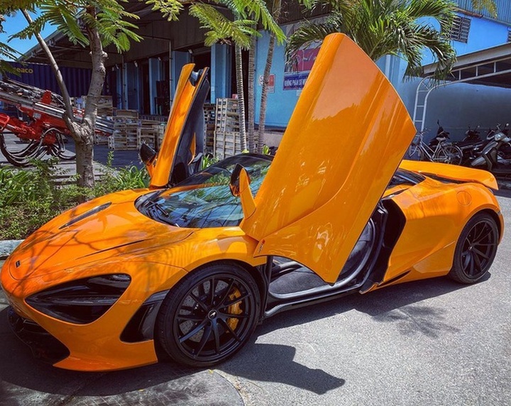 Siêu xe triệu USD tấp nập về nước phục vụ đại gia Việt tháng 9 - 8