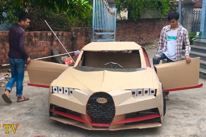 Siêu xe tự chế bằng bìa các-tông của người Việt lên báo Tây - 2