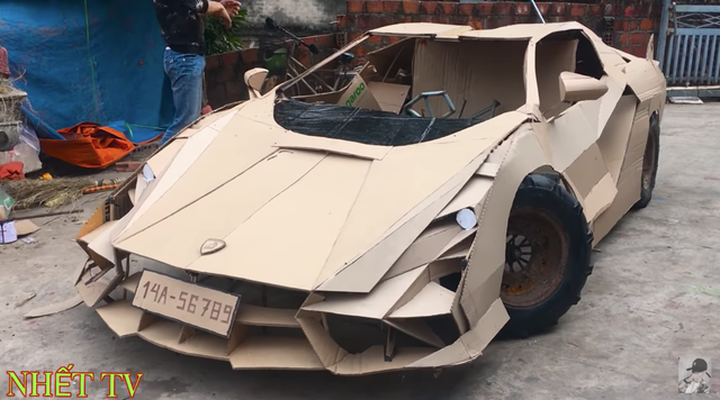 Siêu xe tự chế bằng bìa các-tông của người Việt lên báo Tây - 13
