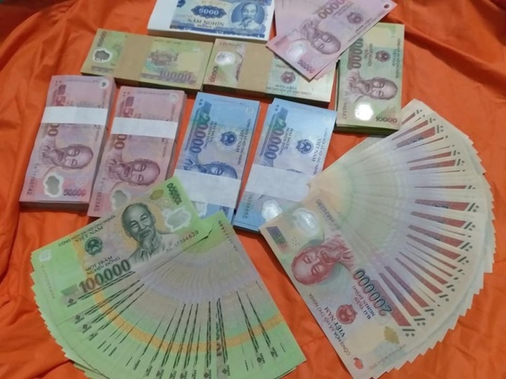 Sốt đổi tiền 29 Tết: Quảng cáo phí thấp nhất thị trường nhưng giá thực... cắt cổ! - 3