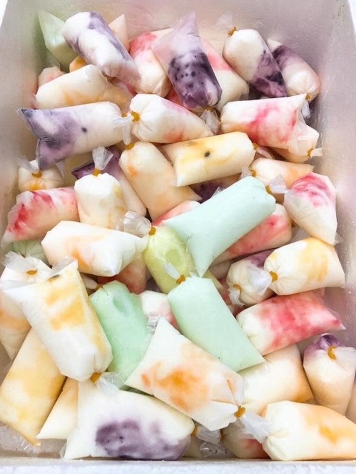 Sữa chua xanh đỏ 15 ngàn đồng/kg, rao hàng xịn bán rẻ ê hề - 3