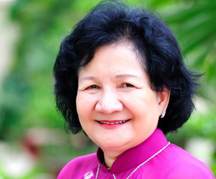 Thái thượng hoàng phẩy tay ngàn tỷ, 5 chủ tịch tập đoàn răm rắp nghe lời - 2