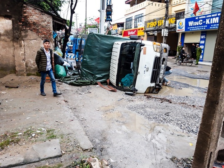 Thảm cảnh vừa bụi vừa lầy trên con đường đại gia ở Hà Nội - 2