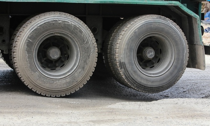 Thảm cảnh vừa bụi vừa lầy trên con đường đại gia ở Hà Nội - 8