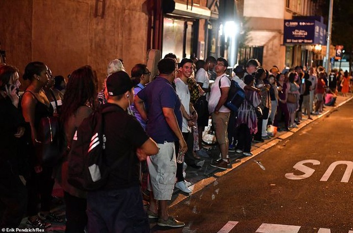 Thành phố New York tê liệt vì mất điện trên diện rộng - 7