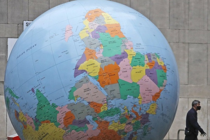 Thế giới vẫn quay cuồng trong bão Covid-19: 18.000 người tử vong 1 ngày - 1