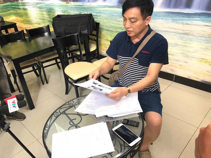 Ngày 13/11, hàng chục người dân đã đồng loạt kéo đến chung cư La Bonita