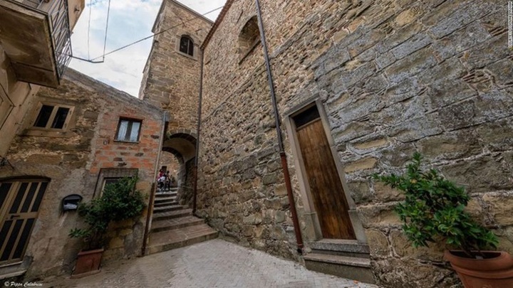 Thị trấn rao bán nhà chỉ 28 nghìn đồng, tặng kèm tiền khủng cho ai đến ở - 6