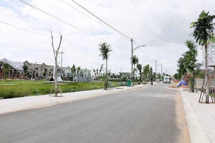 Thổi giá đất từ thông tin huyện lên quận: Trâu chậm uống nước đục? - 1