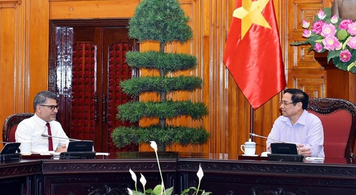 Thủ tướng làm việc gấp với AstraZeneca, muốn có ngay 10 triệu liều vắc xin - 1