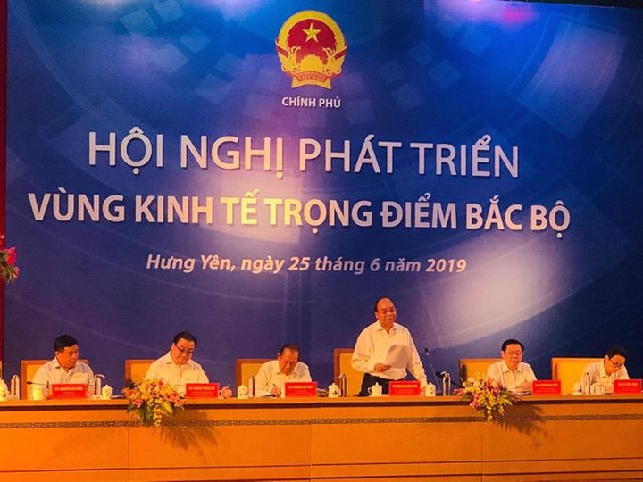 Thủ tướng: Ở nông thôn Bắc Bộ, nhiều gia đình đã có nhà lầu, xe hơi - 1