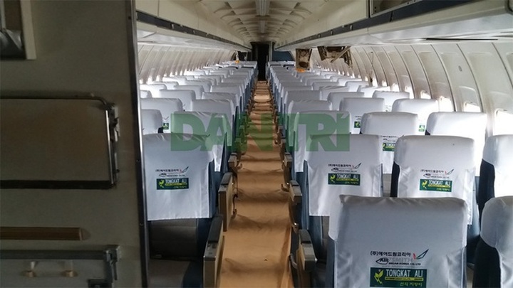 Tiết lộ bất ngờ về chiếc máy bay cũ nát như sắt vụn bị “bỏ rơi” ở Nội Bài - 2