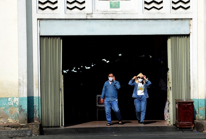 Chợ Bến Thành ế ẩm.jpg