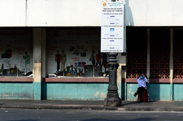 Chợ Bến Thành ế ẩm.jpg