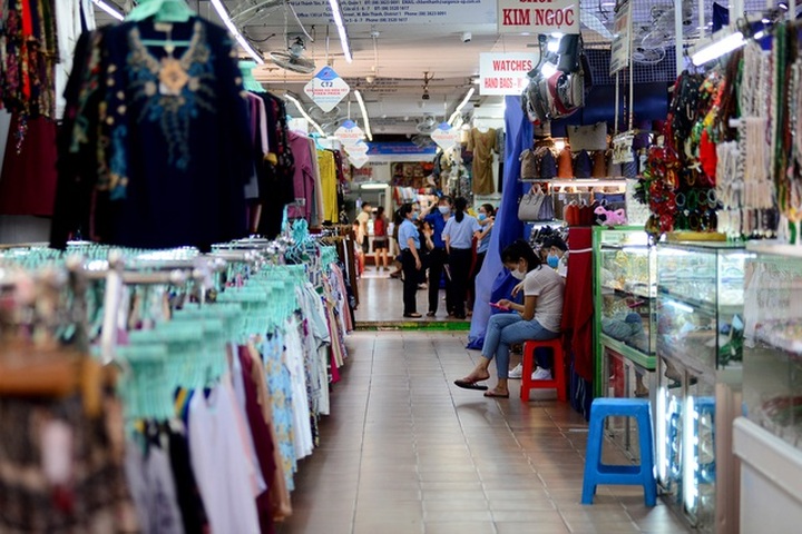 Chợ Bến Thành ế ẩm.jpg