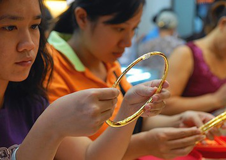 Tổng thống Mỹ Donald Trump xuất viện, giá vàng tăng vọt - 1