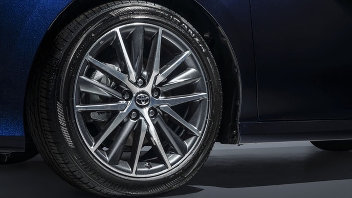 Toyota Camry 2021 có gì mới? - 4