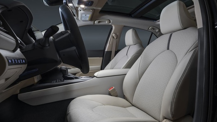 Toyota Camry 2021 có gì mới? - 10