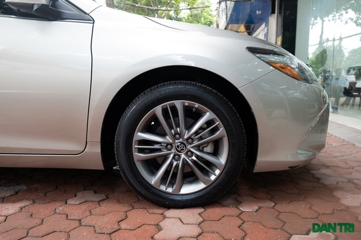 Toyota Camry nhập Mỹ 5 năm tuổi vẫn có giá ngang Camry 2.5Q đập hộp - 3