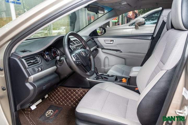 Toyota Camry nhập Mỹ 5 năm tuổi vẫn có giá ngang Camry 2.5Q đập hộp - 4