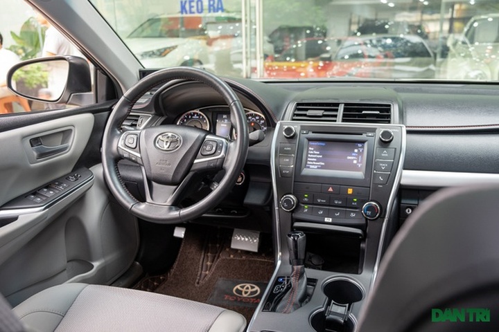 Toyota Camry nhập Mỹ 5 năm tuổi vẫn có giá ngang Camry 2.5Q đập hộp - 5