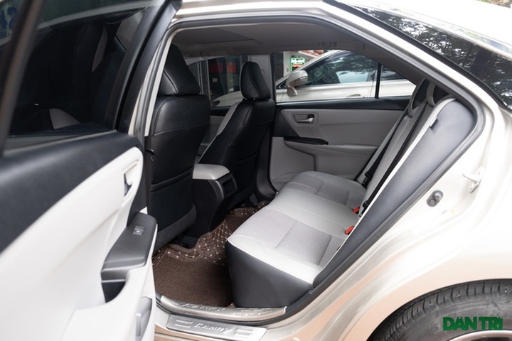 Toyota Camry nhập Mỹ 5 năm tuổi vẫn có giá ngang Camry 2.5Q đập hộp - 9