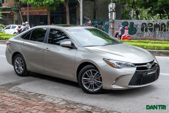 Toyota Camry nhập Mỹ 5 năm tuổi vẫn có giá ngang Camry 2.5Q đập hộp - 10