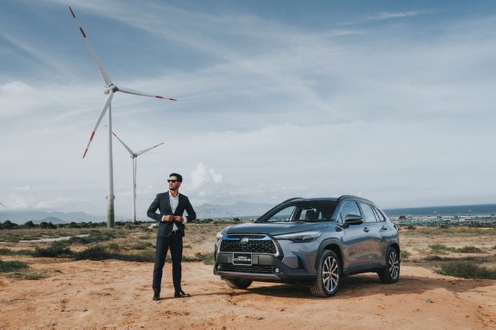 Toyota Corolla Cross 1.8 HV: Mẫu ô tô đưa xe hybrid tới gần hơn với người Việt - 3