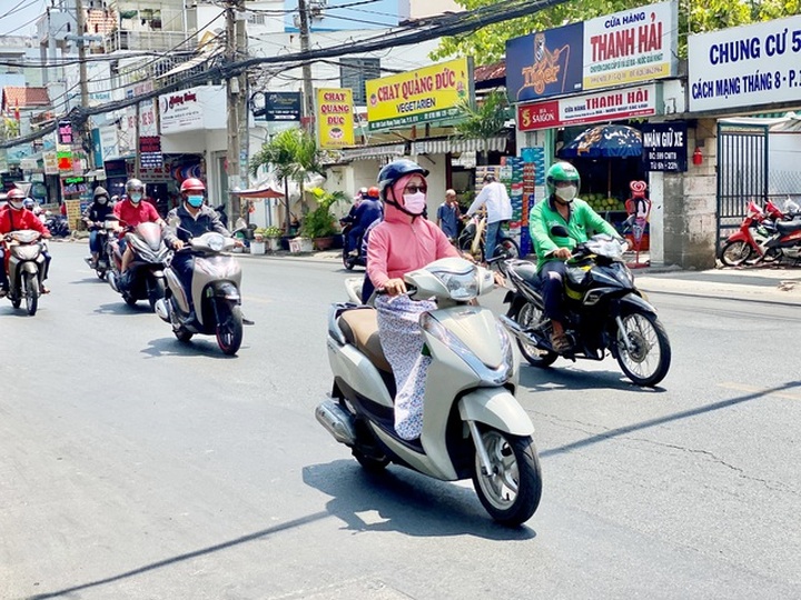 TP HCM: Hóa đơn tiền điện có thể sẽ tăng sốc vì nắng nóng - 1