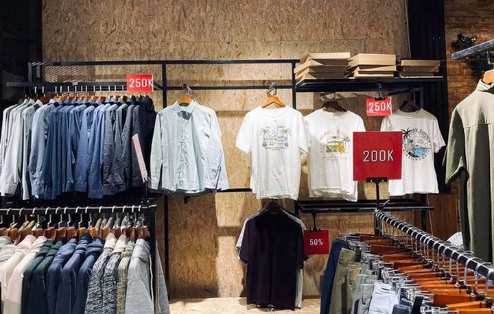 TPHCM: Người dân không mặn mà với Black Friday, dân buôn cũng héo sầu - 1