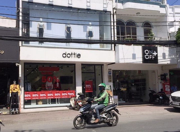 TPHCM: Người dân không mặn mà với Black Friday, dân buôn cũng héo sầu - 3